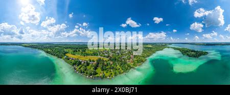 Der Wörter See bei Bachern im oberbayerischen Fünfseenland von oben Stockfoto