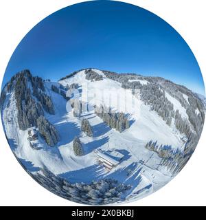 Herrliche Bedingungen für Wintersport im Skigebiet am Bolsterlanger Horn im Allgäu Stockfoto