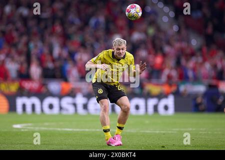 Madrid, Spanien. April 2024. Julian Ryerson von Borussia Dortmund im Viertelfinale der UEFA Champions League 2023/24 zwischen Atletico de Madrid und Borussia Dortmund im Civitas Metropolitano Stadium. Endergebnis: Atletico de Madrid 2:1 Dortmund. Quelle: SOPA Images Limited/Alamy Live News Stockfoto