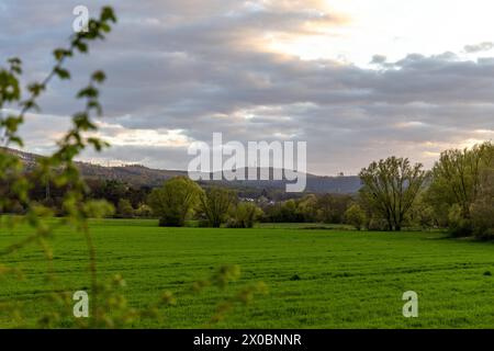 Abendstimmung im Taunus die Landschaft bei Wehrheim ist im Abendlicht zu sehen., Wehrheim Hessen Deutschland *** Abendstimmung im Taunus die Landschaft bei Wehrheim ist im Abendlicht zu sehen, Wehrheim Hessen Deutschland Stockfoto