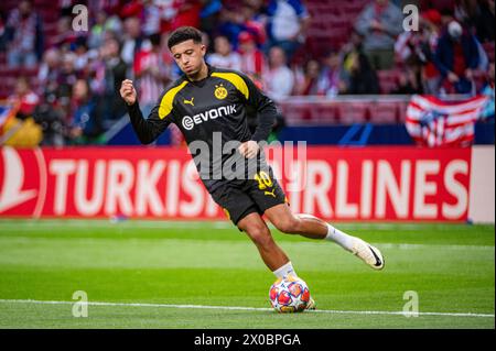 Madrid, Spanien. April 2024. Jadon Sancho von Borussia Dortmund wärmt sich vor dem Viertelfinale der UEFA Champions League zwischen Atletico Madrid und Borussia Dortmund im Estadio Civitas Metropolitano auf. Endergebnis: Atletico de Madrid 2:1 Dortmund. Quelle: SOPA Images Limited/Alamy Live News Stockfoto