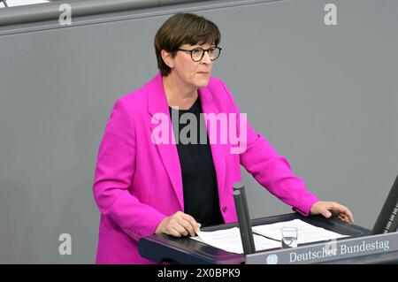 Saskia Esken in der 163. Sitzung des Deutschen Bundestages im Reichstagsgebäude. Berlin, 11.04.2024 *** Saskia Esken auf der 163. Sitzung des Deutschen Bundestages im Reichstagsgebäude Berlin, 11 04 2024 Foto:XF.xKernx/xFuturexImagex bundestagssitzung163 4420 Stockfoto