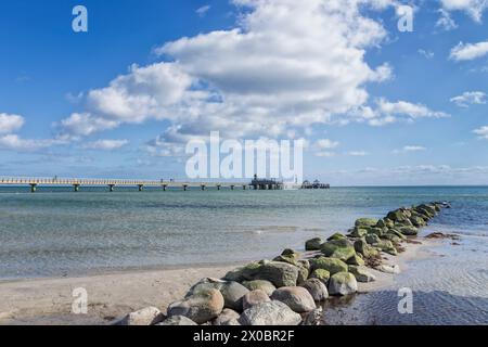 Mole und Pier bei Grömitz in der Lübecker Bucht an der deutschen Ostseeküste Stockfoto