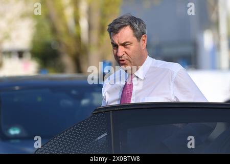 Ankunft Markus SOEDER Ministerpraesident Bayern und CSU Vorsitzender. Ministerpraesident Dr. Markus Soeder und die Praesidentin der Europaeischen Kommission Ursula von der Leyen besuchen die Forschungsanlage ASDEX Upgrade Reaktorhalle des Max-Planck-Instituts für Plasmaphysik in Garching bei Muenchen am 11.04.2024. *** Ankunft Markus SOEDER Ministerpräsident von Bayern und CSU-Vorsitzender Ministerpräsident Dr. Markus Soeder und die Präsidentin der Europäischen Kommission Ursula von der Leyen besuchen die Forschungseinrichtung ASDEX Upgrade Reactor Hall des Max-Planck-Instituts für Plasmaphysik in Garching ne Stockfoto