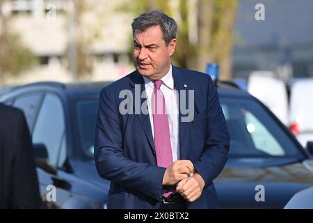 Ankunft Markus SOEDER Ministerpraesident Bayern und CSU Vorsitzender. Ministerpraesident Dr. Markus Soeder und die Praesidentin der Europaeischen Kommission Ursula von der Leyen besuchen die Forschungsanlage ASDEX Upgrade Reaktorhalle des Max-Planck-Instituts für Plasmaphysik in Garching bei Muenchen am 11.04.2024. *** Ankunft Markus SOEDER Ministerpräsident von Bayern und CSU-Vorsitzender Ministerpräsident Dr. Markus Soeder und die Präsidentin der Europäischen Kommission Ursula von der Leyen besuchen die Forschungseinrichtung ASDEX Upgrade Reactor Hall des Max-Planck-Instituts für Plasmaphysik in Garching ne Stockfoto