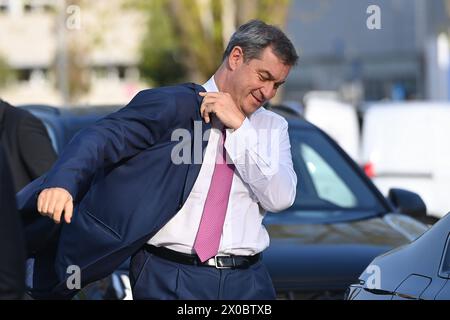 Ankunft Markus SOEDER Ministerpraesident Bayern und CSU Vorsitzender. Ministerpraesident Dr. Markus Soeder und die Praesidentin der Europaeischen Kommission Ursula von der Leyen besuchen die Forschungsanlage ASDEX Upgrade Reaktorhalle des Max-Planck-Instituts für Plasmaphysik in Garching bei Muenchen am 11.04.2024. *** Ankunft Markus SOEDER Ministerpräsident von Bayern und CSU-Vorsitzender Ministerpräsident Dr. Markus Soeder und die Präsidentin der Europäischen Kommission Ursula von der Leyen besuchen die Forschungseinrichtung ASDEX Upgrade Reactor Hall des Max-Planck-Instituts für Plasmaphysik in Garching ne Stockfoto