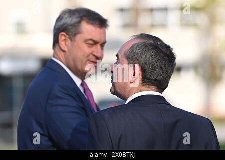 Ankunft Markus SOEDER Ministerpraesident Bayern und CSU Vorsitzender mit re:Hubert AIWANGER Freie Waehler,Wirtschaftsminister Bayern. Ministerpraesident Dr. Markus Soeder und die Praesidentin der Europaeischen Kommission Ursula von der Leyen besuchen die Forschungsanlage ASDEX Upgrade Reaktorhalle des Max-Planck-Instituts für Plasmaphysik in Garching bei Muenchen am 11.04.2024. *** Ankunft Markus SOEDER Ministerpräsident Bayern und CSU-Vorsitzender mit Re Hubert AIWANGER Freie Waehler, Wirtschaftsminister Bayern Ministerpräsident Dr. Markus Soeder und Präsident der Europäischen Kommission U Stockfoto