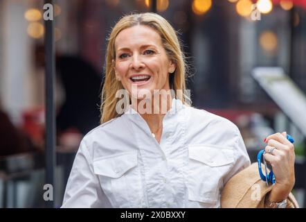 London, Großbritannien. April 2024. Gabby Logan im Büro von Global Radio. Quelle: Mark Thomas/Alamy Live News Stockfoto