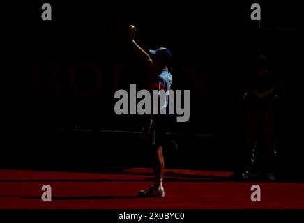 Roquebrune Cap Martin, Frankreich. April 2024. © PHOTOPQR/NICE MATIN/Jean Francois Ottonello ; Roquebrune-Cap-Martin ; 11/04/2024 ; ROLEX MONTE-CARLO MASTERS HUITIEMES - Ambiance - ramasseur de balles Credit: MAXPPP/Alamy Live News Stockfoto