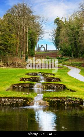 Der Gloster Archway aus dem 18. Jahrhundert war eine Torheit im Gloster House bei Shinrone im County Offaly. Stockfoto