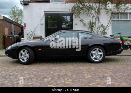 Jaguar XK8 bei Abcoude Niederlande 8-4-2024 Stockfoto