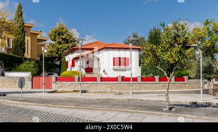 Vila Nova de Famalicao, Braga, Portugal - 22. Oktober 2020: Architekturdetails des historischen Stadtzentrums an einem Herbsttag Stockfoto