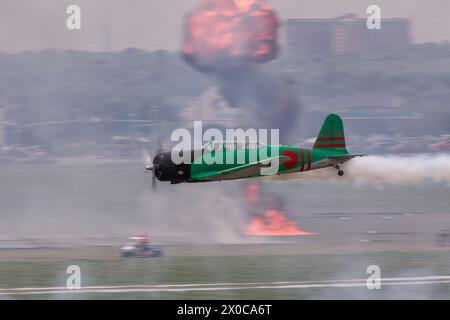 Flugzeug vom Demonstrationsteam Tora! Tora! Tora! Die Flugzeuge treten während der Great Texas Airshow am 7. April 2024 auf der Joint Base San Antonio-Randolph auf Stockfoto