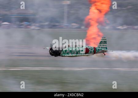 Flugzeug vom Demonstrationsteam Tora! Tora! Tora! Flugzeuge treten während der Great Texas Airshow am 7. April 2024 auf der Joint Base San Antonio-Randolph auf. Stockfoto