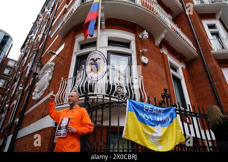 REKORDDATUM NICHT ANGEGEBEN Protest für Julian Assange in der ecuadorianischen Botschaft in London Protest für Julian Assange in der ecuadorianischen Botschaft in London an dem Tag, an dem die Botschaft fünf Jahre seit seiner Gefangennahme und Inhaftierung zugelassen hat. London England UK Copyright: XJoaoxDanielxPereirax Stockfoto