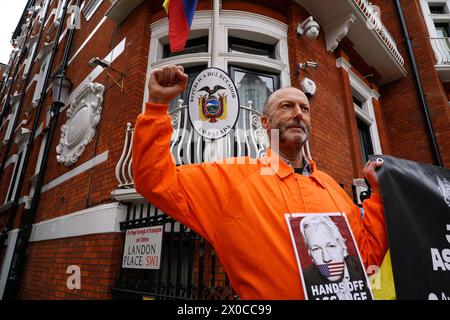 REKORDDATUM NICHT ANGEGEBEN Protest für Julian Assange in der ecuadorianischen Botschaft in London Protest für Julian Assange in der ecuadorianischen Botschaft in London an dem Tag, an dem die Botschaft fünf Jahre seit seiner Gefangennahme und Inhaftierung zugelassen hat. London England UK Copyright: XJoaoxDanielxPereirax Stockfoto