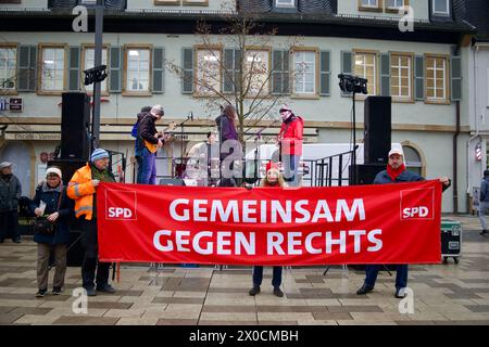 Bad Kreuznach, Deutschland, 30. Januar 2024. Hunderte von Menschen nehmen an der Demo unter dem Motto "Verteidigung der Demokratie" Teil. Stockfoto