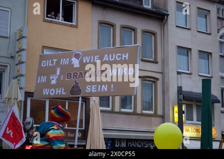 Bad Kreuznach, Deutschland, 30. Januar 2024. Hunderte von Menschen nehmen an der Demo unter dem Motto "Verteidigung der Demokratie" Teil. Stockfoto