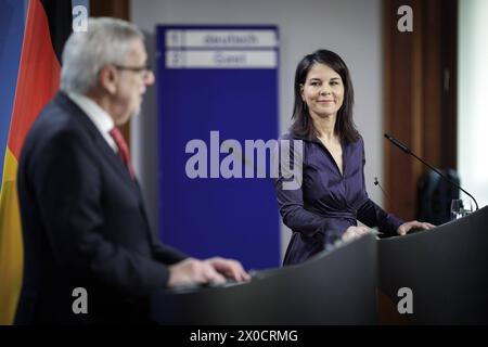 R-L Annalena Baerbock, Bundesaussenministerin, und Alberto van Klaveren Stork, Aussenminister von Chile, aufgenommen im Rahmen einer Pressekonferenz nach dem gemeinsamen gespraech in Berlin, 11.04.2024. Fotografiert im Auftrag des Auswaertigen Amtes. Berlin Deutschland *** R L Annalena Baerbock, Bundesaußenministerin, und Alberto van Klaveren Stork, Außenminister Chiles, auf einer Pressekonferenz nach den gemeinsamen Gesprächen in Berlin, 11 04 2024 fotografiert im Auftrag des Auswärtigen Amtes Berlin Deutschland Copyright: xJaninexSchmitzxAAxphotothek.dex Stockfoto