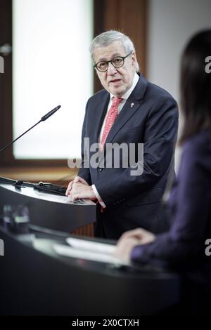 R-L Annalena Baerbock, Bundesaussenministerin, und Alberto van Klaveren Stork, Aussenminister von Chile, aufgenommen im Rahmen einer Pressekonferenz nach dem gemeinsamen gespraech in Berlin, 11.04.2024. Fotografiert im Auftrag des Auswaertigen Amtes. Berlin Deutschland *** R L Annalena Baerbock, Bundesaußenministerin, und Alberto van Klaveren Stork, Außenminister Chiles, auf einer Pressekonferenz nach den gemeinsamen Gesprächen in Berlin, 11 04 2024 fotografiert im Auftrag des Auswärtigen Amtes Berlin Deutschland Copyright: xJaninexSchmitzxAAxphotothek.dex Stockfoto