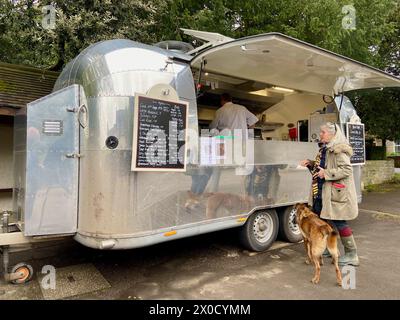 Lazy Ricks mobile Fish and Chip Silver Caravan Food Stand Stockfoto