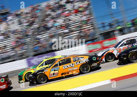 Martinsville, Va, USA. April 2024. Brad Keselowski, Fahrer der NASCAR Cup Series, läuft für den Cook Out 400 in Martinsville, VA, USA. (Credit Image: © Stephen A Arce Action Sports Pho/ASP) NUR REDAKTIONELLE VERWENDUNG! Nicht für kommerzielle ZWECKE! Stockfoto