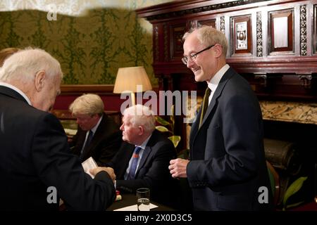 Sinclair Mackay Das Literarische Lunch Der Oldie 09-04-24 Stockfoto