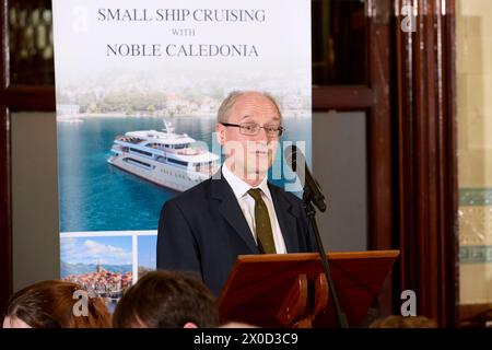 Sinclair Mackay Das Literarische Lunch Der Oldie 09-04-24 Stockfoto