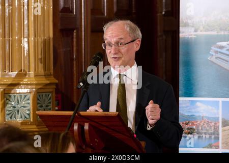 Sinclair Mackay Das Literarische Lunch Der Oldie 09-04-24 Stockfoto