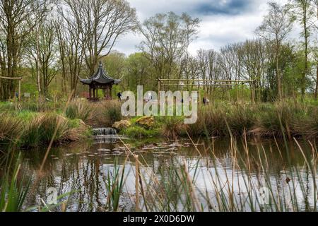 RHS Garden Bridgewater in Worsly bei Manchester. Der chinesische Musikpavillon. Stockfoto