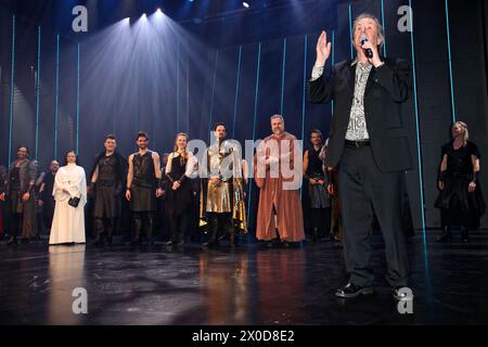 Chris de Burgh mit Cast auf der Bühne besucht Premiere Robin Hood - das Musical, mit Musik von Weltstar Chris de Burgh, Admiralspalast Stockfoto