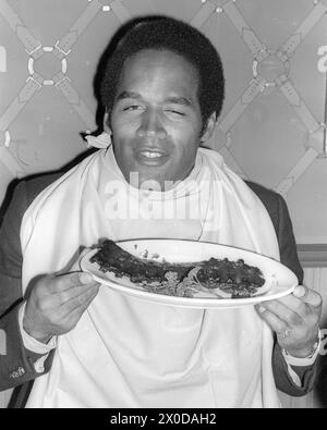 **DATEIFOTO** O.J. Simpson ist gestorben. ABl. Simpson 1978 Foto von Adam Scull/PHOTOlink/MediaPunch Stockfoto