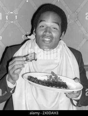 **DATEIFOTO** O.J. Simpson ist gestorben. ABl. Simpson 1978 Foto von Adam Scull/PHOTOlink/MediaPunch Stockfoto