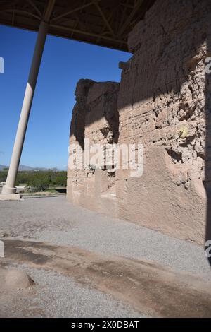 Coolidge, AZ., USA, 16.03.2024. Casa Grande Ruins National Monument im Jahr 1918. Mystery umgibt dieses einzigartige, um 1350 n. Chr. vierstöckige „Caliche“ Stockfoto