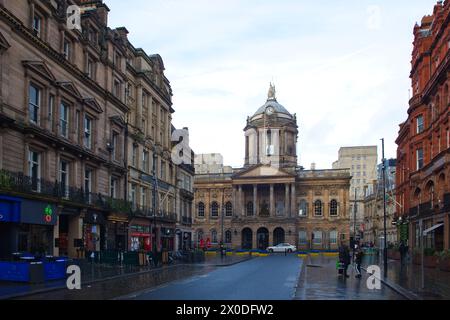 England, Liverpool - 28. Dezember 2023: Das Rathaus von Liverpool aus gesehen von der Castle St. Stockfoto