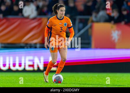 BREDA, NIEDERLANDE - 9. APRIL: Caitlin Dijkstra aus den Niederlanden während der UEFA Frauen-EM 2025-Gruppe am 9. April 2024 im Rat Verlegh Stadion in Breda, Niederlande. (Foto: Joris Verwijst/Orange Pictures) Stockfoto