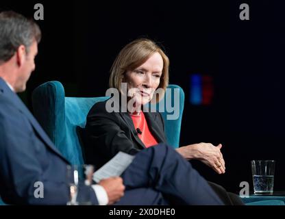 Austin, Tx, USA. April 2024. Die langjährige Rundfunkjournalistin JUDY WOODRUFF gibt in einem einstündigen Interview mit MARK UPDEGROVE, Direktor der LBJ Foundation, ihre Analyse über den heutigen Stand des Journalismus. Woodruff ist derzeit leitender Korrespondent für die PBS NewsHour, nachdem er als Anführer und leitender Redakteur tätig war. (Kreditbild: © Bob Daemmrich/ZUMA Press Wire) NUR REDAKTIONELLE VERWENDUNG! Nicht für kommerzielle ZWECKE! Stockfoto