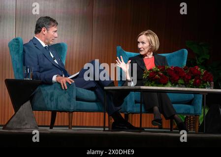 Austin, Tx, USA. April 2024. Die langjährige Rundfunkjournalistin JUDY WOODRUFF gibt in einem einstündigen Interview mit MARK UPDEGROVE, Direktor der LBJ Foundation, ihre Analyse über den heutigen Stand des Journalismus. Woodruff ist derzeit leitender Korrespondent für die PBS NewsHour, nachdem er als Anführer und leitender Redakteur tätig war. (Kreditbild: © Bob Daemmrich/ZUMA Press Wire) NUR REDAKTIONELLE VERWENDUNG! Nicht für kommerzielle ZWECKE! Stockfoto