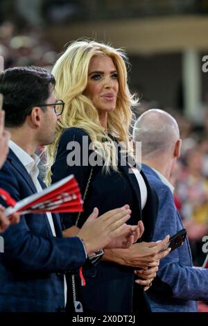 Monaco, Monaco. April 2024. Victoria Silvstedt besucht am 11. April 2024 das Euroleague Basketballspiel zwischen AS Monaco und Bayern München in der Salle Gaston Medecin in Monaco. Foto par Laurent Coust/ABACAPRESS.COM Credit: Abaca Press/Alamy Live News Stockfoto