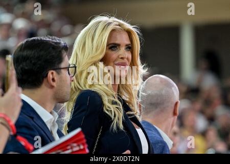 Monaco, Monaco. April 2024. Victoria Silvstedt besucht am 11. April 2024 das Euroleague Basketballspiel zwischen AS Monaco und Bayern München in der Salle Gaston Medecin in Monaco. Foto par Laurent Coust/ABACAPRESS.COM Credit: Abaca Press/Alamy Live News Stockfoto