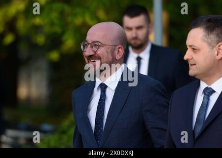 Der polnische Premierminister Donald Tusk hält in Warschau ein Treffen zur strategischen Agenda ab. Präsident des Europäischen Rates, Charles Michel, trifft am Donnerstag, den 11. April 2024, in Warschau, Polen zu dem Treffen der strategischen Agenda mit dem polnischen Premierminister Donald Tusk ein. Warschau Polen Copyright: XAleksanderxKalkax Stockfoto