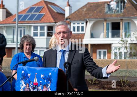 Andrew Rosindell Abgeordneter spricht bei einer Veranstaltung zur Enthüllung einer Statue zu Ehren des ermordeten Abgeordneten Sir David Amess in Southend on Sea, Essex, Großbritannien Stockfoto