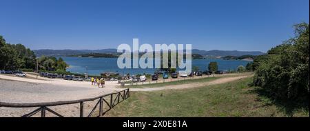 Lago di Bilancino, Barberino del Mugello, Florenz, Italien: Landschaft am Morgen des malerischen Sees in den toskanischen Hügeln. Stockfoto