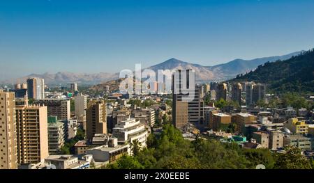 Stadtzentrum vom Santa Lucia Hill (Cerro Santa Lucia) in Santiago - Chiles Hauptstadt, Finanzzentrum und größte Stadt, gegründet 1541 Stockfoto