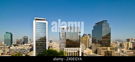 Stadtzentrum vom Santa Lucia Hill (Cerro Santa Lucia) in Santiago - Chiles Hauptstadt, Finanzzentrum und größte Stadt Stockfoto