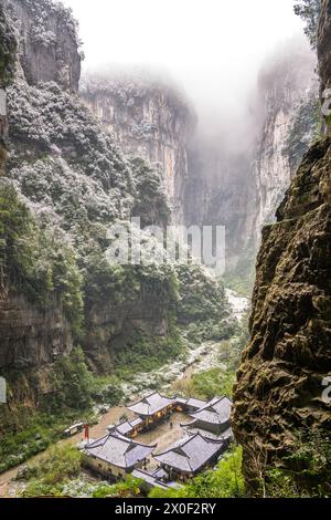 Die drei natürlichen Brücken in der Stadt Xiannushan, Bezirk Wulong, Gemeinde Chongqing, China. Sie liegen im Wulong Karst National Geology Park i Stockfoto