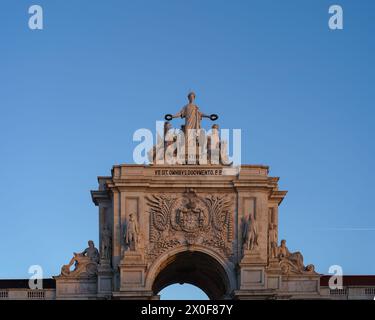 Lissabon, Portugal. 2. Februar 2024 - oberer Teil des Arco da Rua Augusta Tores. Stockfoto