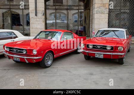 Bordeaux , Frankreich - 04 08 2024 : ford mustang gt 350 Muscle Car US Red Muscle american Retro Automobile Stockfoto