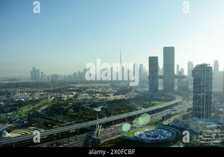 Skyline von Dubai, vom Observatorium am Dubai Frame aus gesehen. Stockfoto