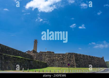 Ein malerischer Blick auf das Galle Fort in Sri Lanka, eine Stadt voller europäischer Architekturkunst und südasiatischer kultureller Traditionen. EINE UNESCO Stockfoto